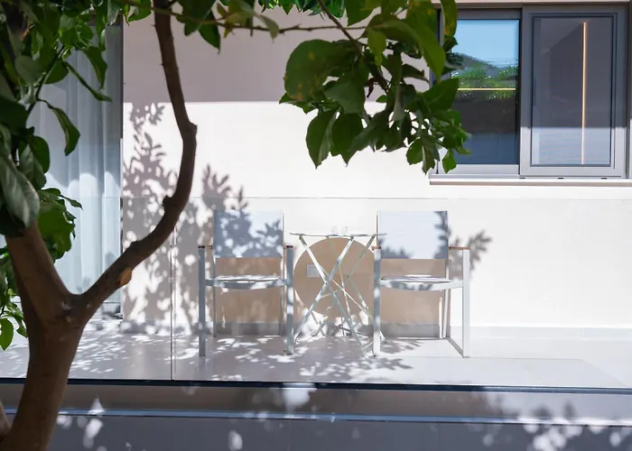 Michail Old Harbour 公寓