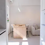 Michail Old Harbour Apartamento *