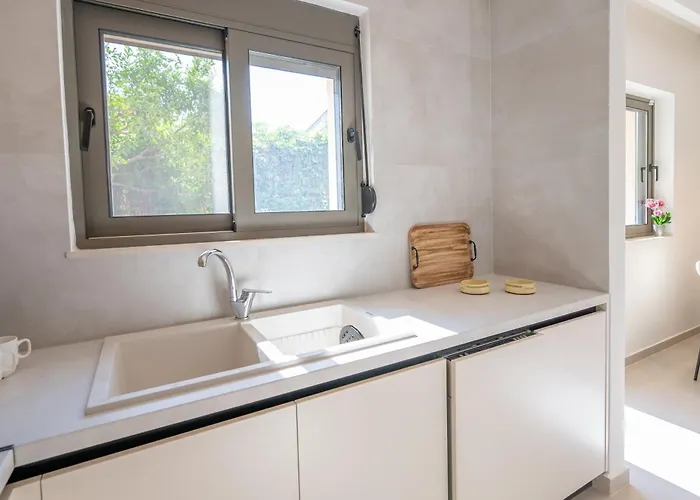 Michail Old Harbour Апартаменты