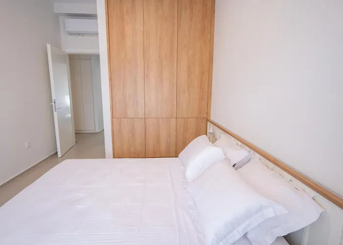 Michail Old Harbour Апартаменты *