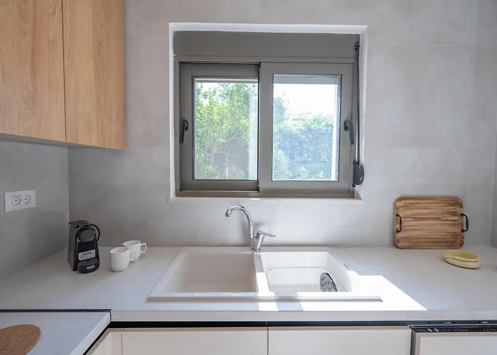 Michail Old Harbour Lägenhet *