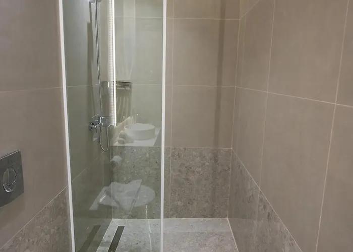 Daire Michail Old Harbour